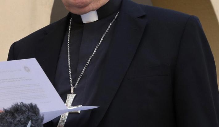 Abus&ograve; di 10 minori, ex prete sconter&agrave; 20 anni di reclusione