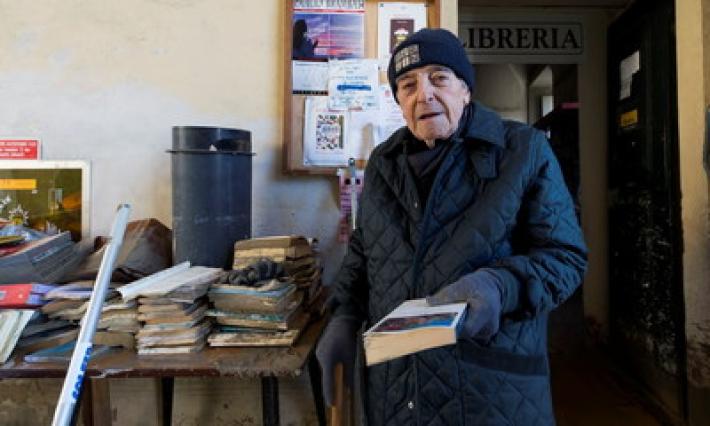 Il libraio Panciroli: &laquo;Mai vista tanta acqua in Reggia&raquo;