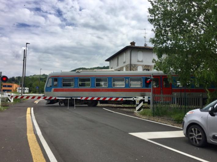 Sabato l'inaugurazione del nuovo passaggio a livello su via Camara