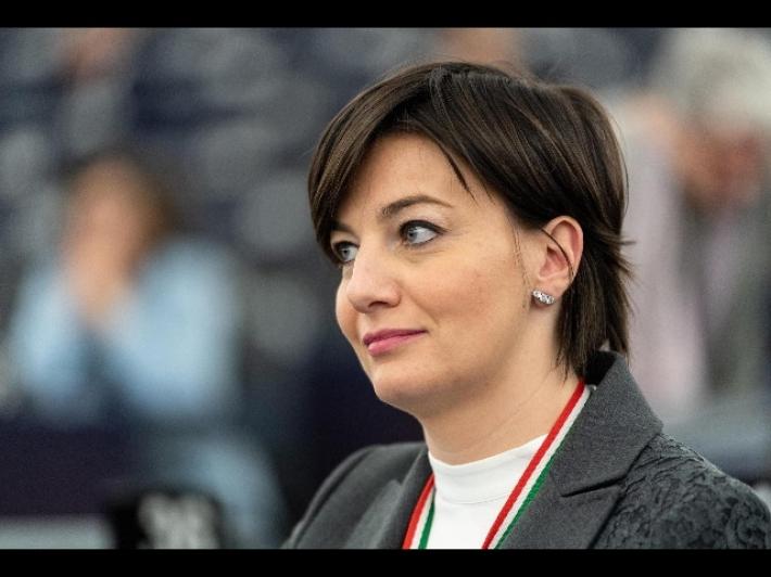 Comi  (FI) indagata per finanziamento illecito