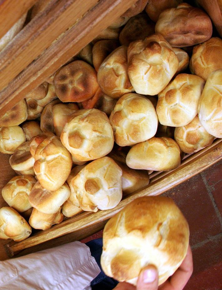 Prezzo della farina alle stelle: rischio di chiusura per diversi panettieri