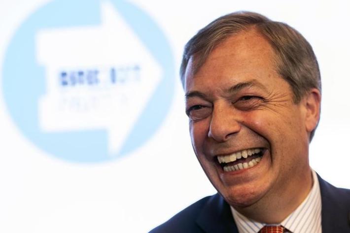 Sondaggio ora d&agrave; Farage al 35%, male Tory e Labour