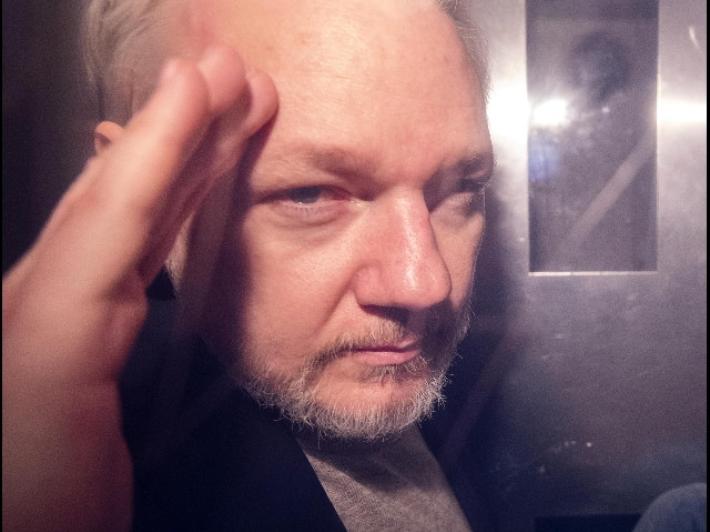 Usa incriminano Assange, 17 capi d'accusa