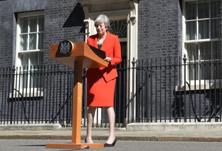 Theresa May annuncia: mi dimetto il 7 giugno