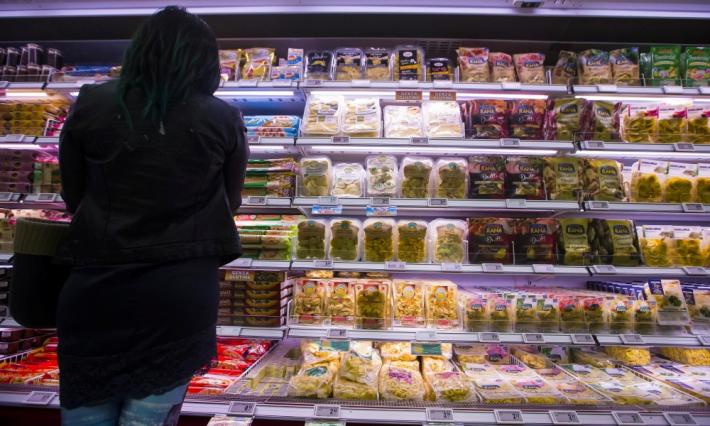 Negozi aperti a Natale: c'&egrave; chi &egrave; a favore e chi contro