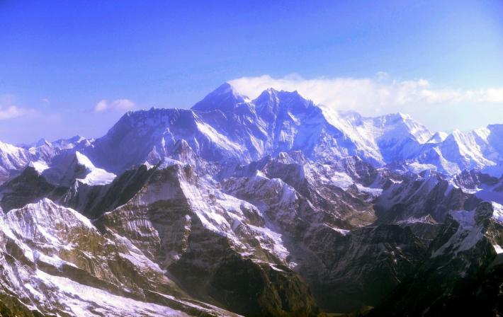 Everest, 120 persone in vetta in un giorno