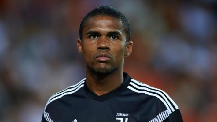 Juve, sirene inglesi per Douglas Costa