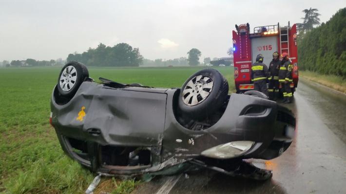 Auto ribaltata a San Ruffino: 4 feriti 