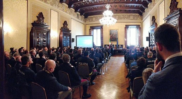 Prefettura, un incontro su legittima difesa e armi 