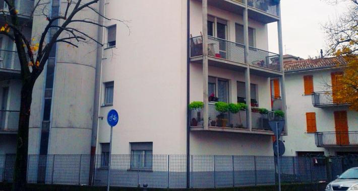 Voglia di murale in viale Piacenza: nuovo Banksy cercasi