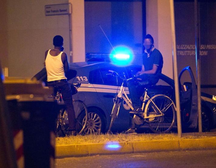 Prima firmava in questura, poi andava a spacciare: arrestato