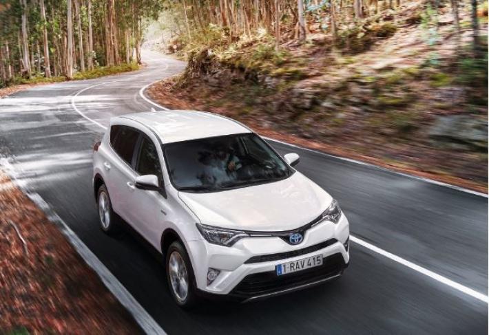 RAV4, l'impossibile &egrave; possibile: un super Suv ora anche Hybrid