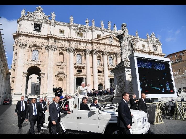 Papa: sabato 8 'un minuto per la pace'