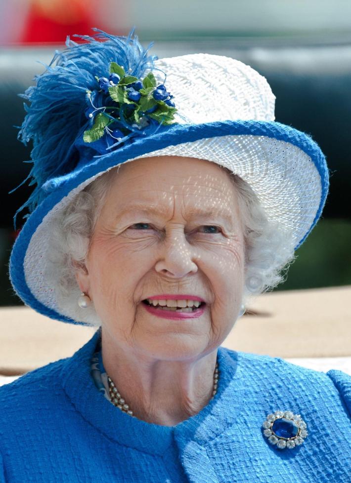 Regina Elisabetta positiva al Covid