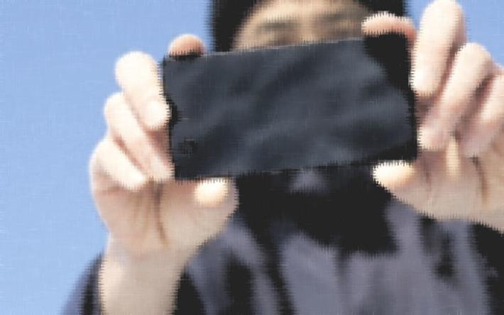 Under 15, donna arbitro filmata durante la doccia nello spogliatoio