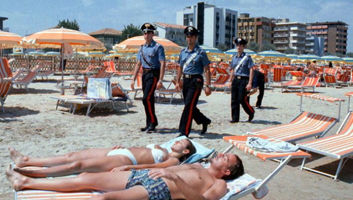 Sesso 'en plein air' davanti a tutti a Lignano, denunciati due giovani