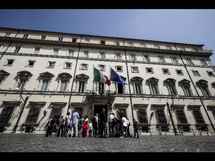 Assurde divisioni nel governo