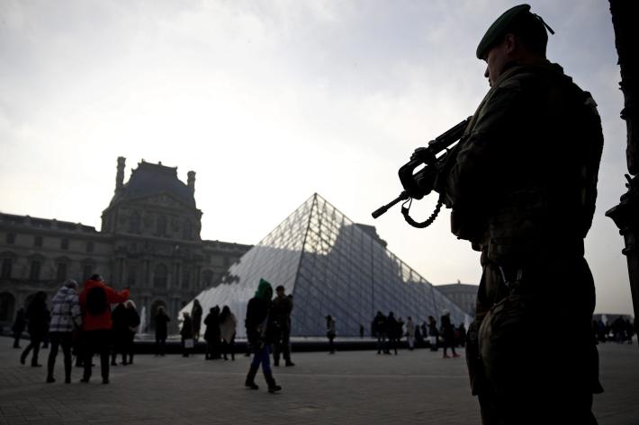 Riaperto il Louvre tre giorni dopo il clamoroso furto