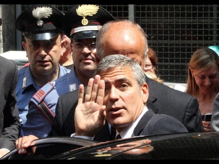 Truffato anche Clooney, coppia italiana fermata in Thailandia 