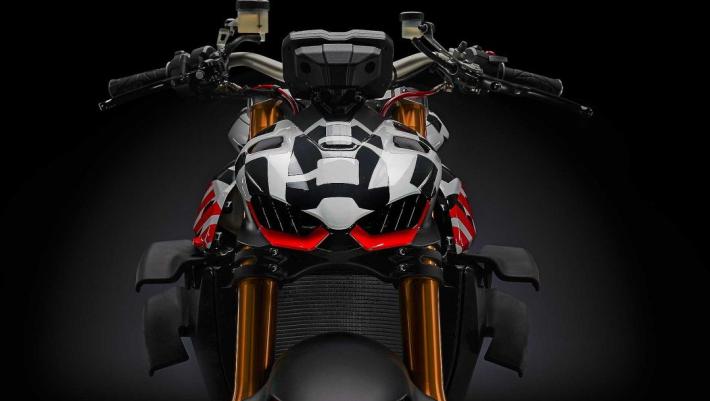 Ducati Streetfighter V4, arriva l&rsquo;anti Aprilia Tuono