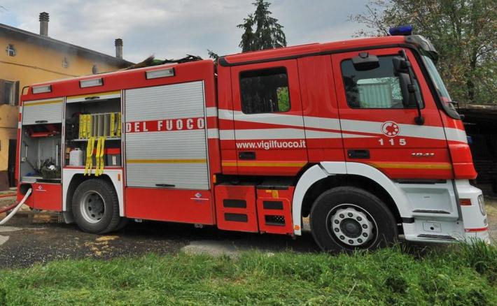 Chiusa Ferranda, auto centra una colonnina: fuga di gas