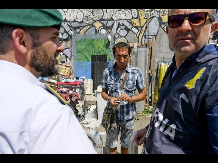 Clochard accusato di evasione da 50 milioni