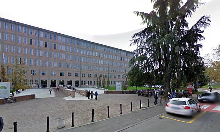 Barricati per evitare lo sfratto, bloccati con lo spray urticante