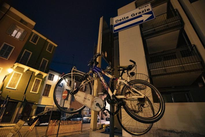 Borgo delle Grazie: parcheggio...in "paradiso" - La foto