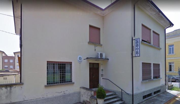 Novellara, va a fare la spesa e lascia il figlio disabile in macchina sotto il sole: denunciata