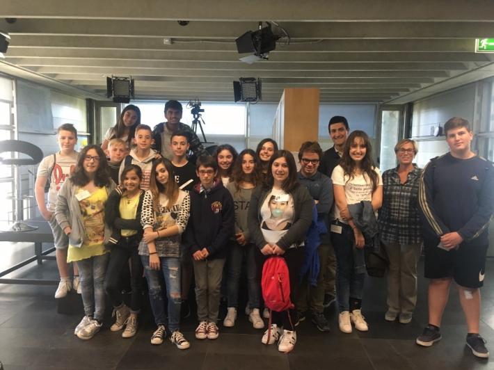 La 2&deg; C della scuola media di Trecasali visita la redazione della Gazzetta di Parma