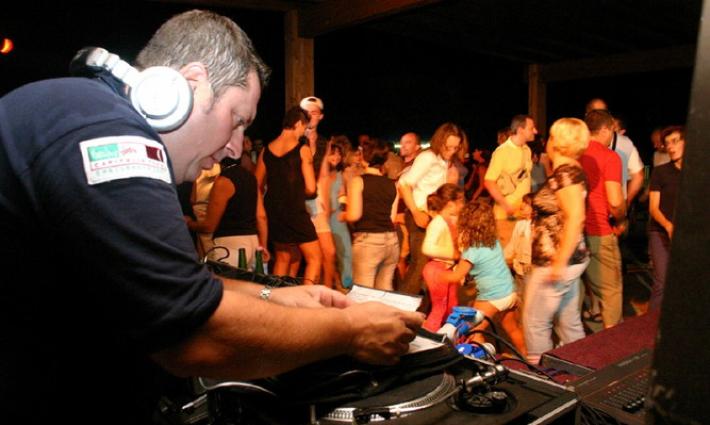 L'idea del Dj Frambo: &laquo;Volevo fare una marcia. Mia figlia ha paura ad andare in Stazione&raquo;