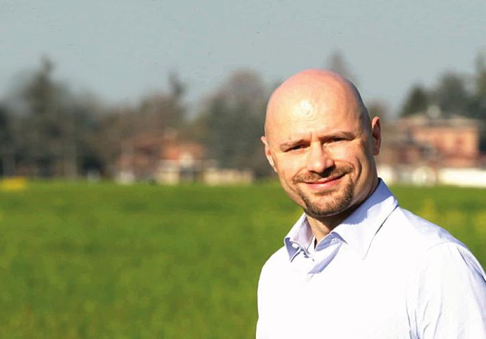 Il Pd di Bibbiano riconsegna la tessera all'ex sindaco Andrea Carletti