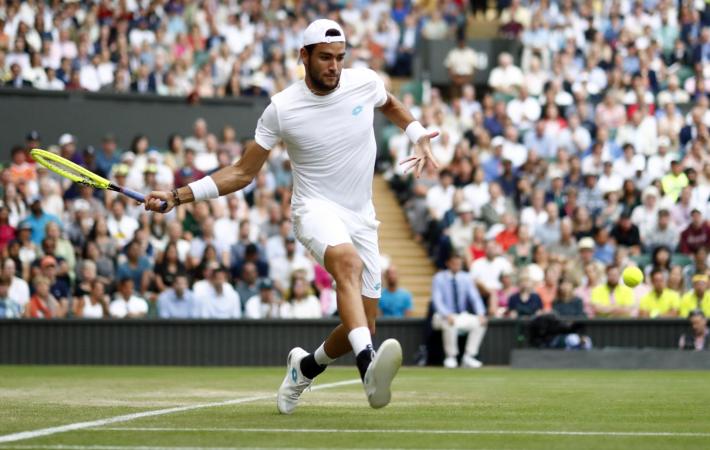 Wimbledon, Federer 'sculaccia' Berrettini