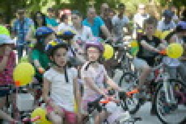 Ciclisti: casco obbligatorio fino ai 12 anni