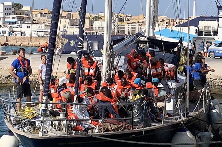 Migranti, vediamo la pagliuzza e non la trave