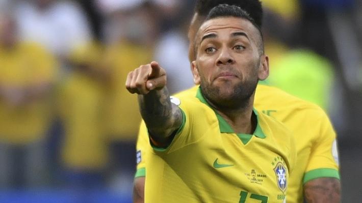 Dani Alves, due proposte dall'Europa