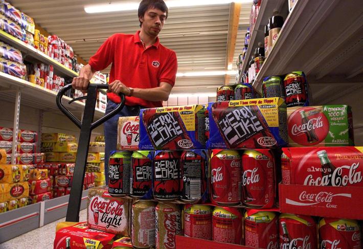 Bere molte bibite zuccherate potrebbe aumentare il rischio di cancro