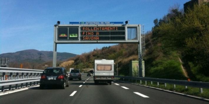 Camionista ubriaco contromano sull'Autofiori, denunciato