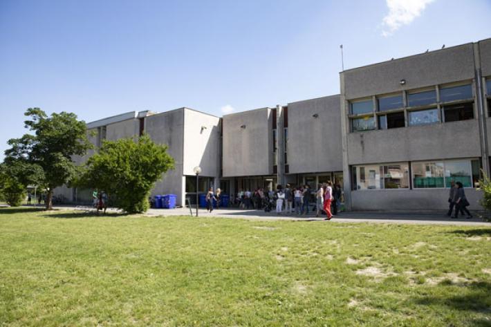 Scuola Anna Frank,    sopralluogo in via Saffi: s&igrave; al trasferimento