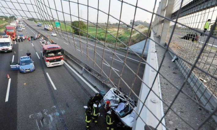 Volo dal cavalcavia, 3 richieste di rinvio a giudizio