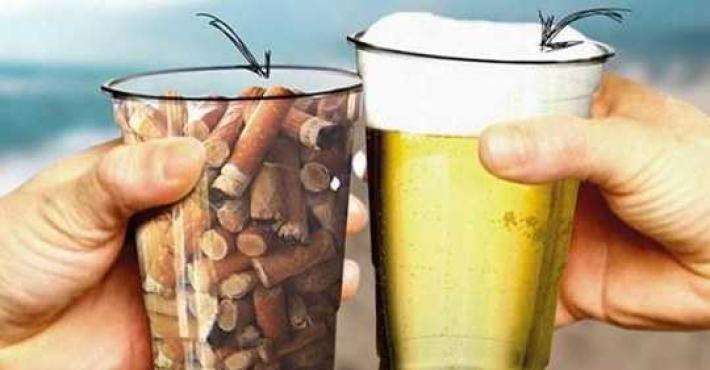 Una birra dal sindaco a chi porta un bicchiere pieno di cicche raccolte per terra 