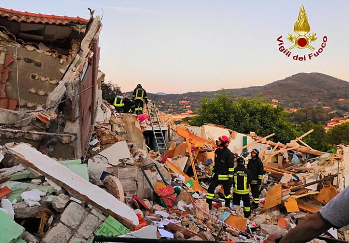 Esplode palazzina all'Isola d'Elba: un morto, un disperso e tre salvi