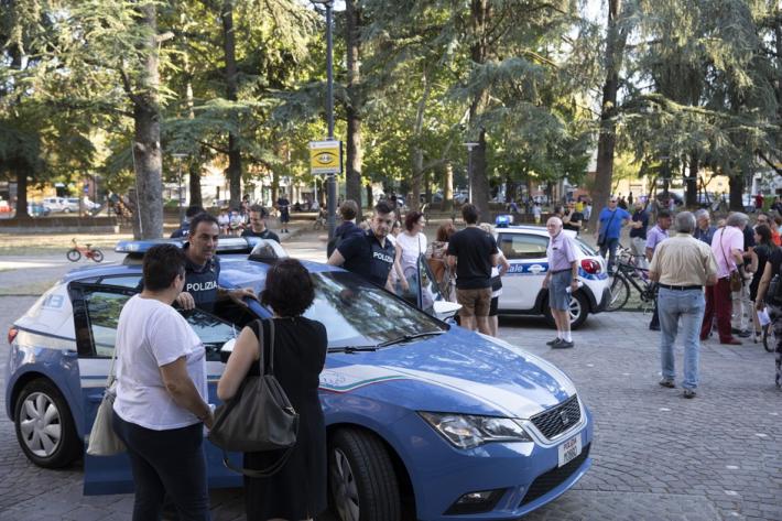 Baby gang, presidio in piazzale Pablo. Il vescovo: &laquo;Ripristinare la legalit&agrave;&raquo;