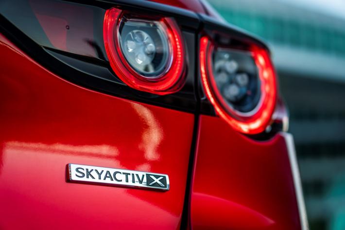 Mazda Skyactiv-X, il motore a benzina che va come un diesel