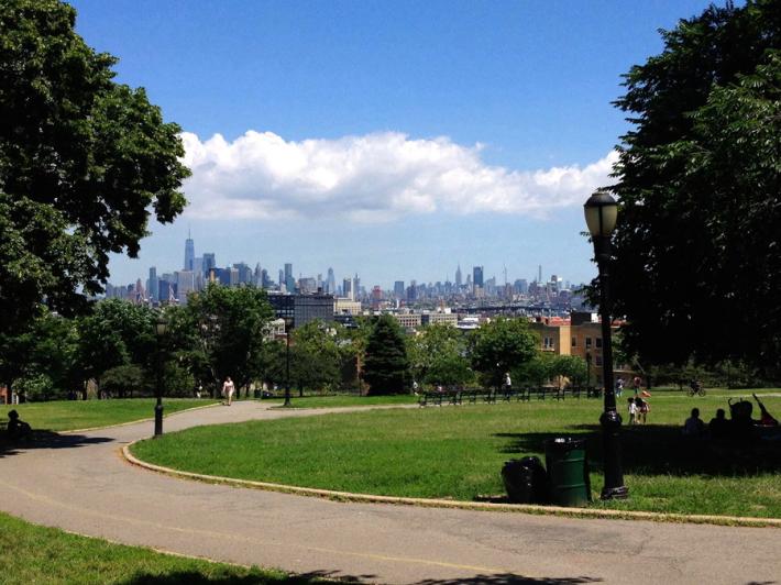 Sparatoria in un parco a Brooklyn, 1 morto e 11 feriti