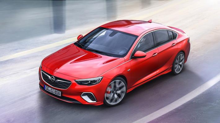 Opel Insignia GSi, berlina per veri intenditori