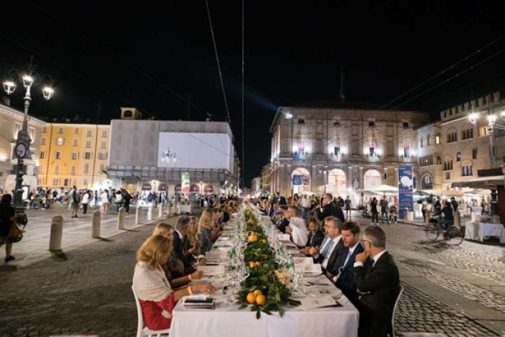 &ldquo;Cena dei Mille&rdquo;, &egrave; arrivato il tutto esaurito