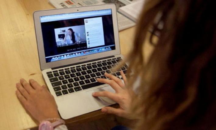 Aveva creato una e-commerce tutta sua:  vendeva ma non pagava la merce che acquistava: 26enne denunciata 