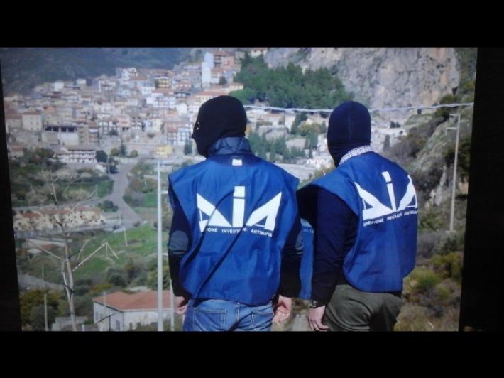Sequestrati  beni per 15 milioni alla cosca Raso-Gullace