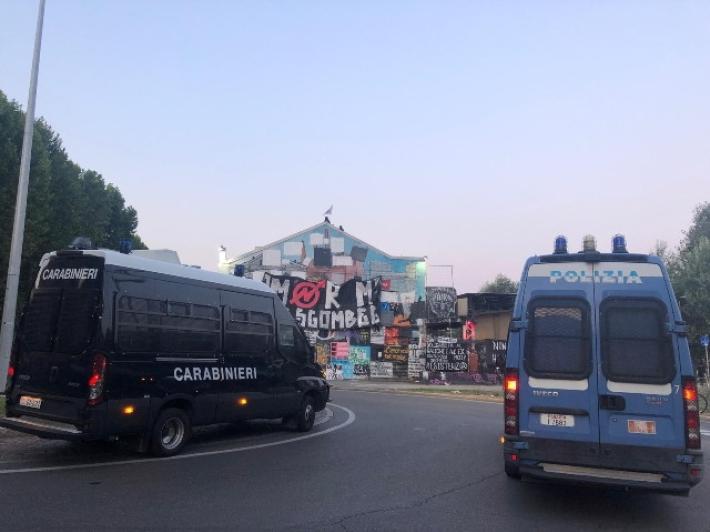 Sgomberato il centro sociale Xm24 a Bologna